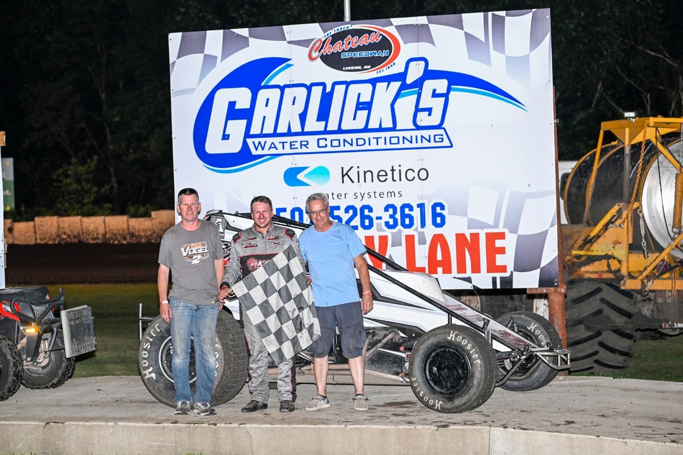 Cam Schaeffer won the Mid-American Renegade Sprint Car Series feature at the Chateau Speedway powered by Garlicks Water on Friday, July 15, 2022. (Buck Monson Photo)